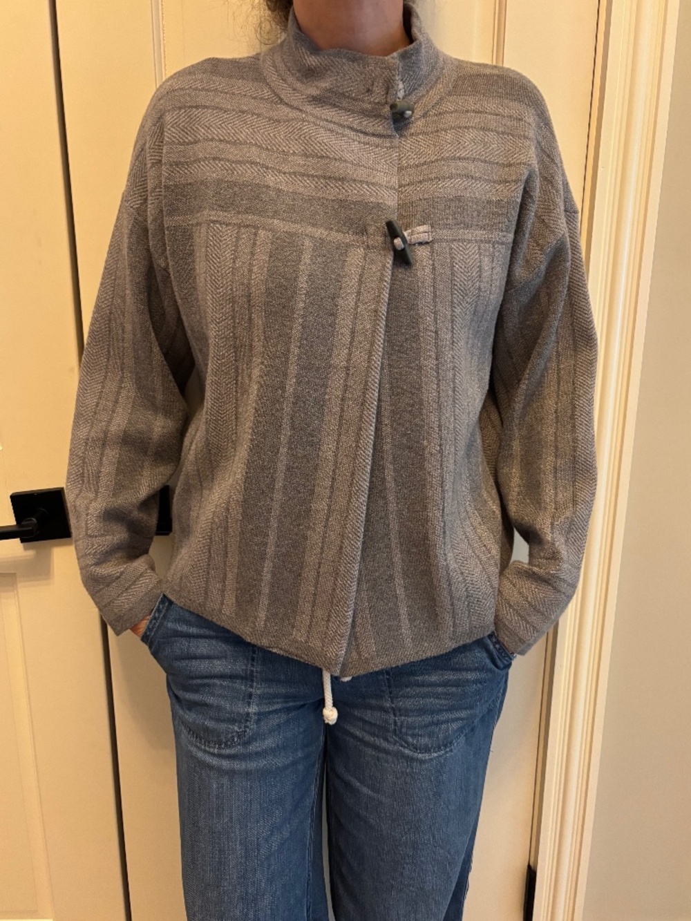 Jones New York sweater with toggles